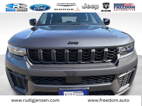 New 2026 Jeep Grand Cherokee L 4WD image 8