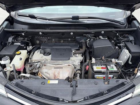 Used 2018 Toyota RAV4 XLE w/ Plus Extra Value Package FWD image 32