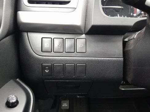 Used 2017 Toyota Highlander XLE AWD/4WD image 15