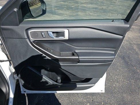 Used 2020 Ford Explorer XLT w/ Equipment Group 202A image 15