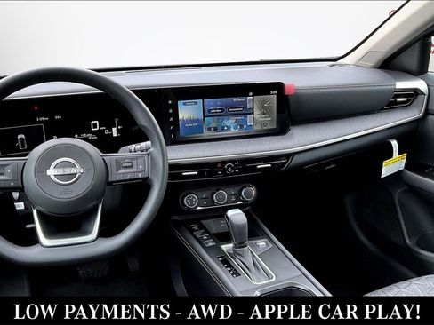 New 2025 Nissan Kicks SV w/ SV Premium Package image 6