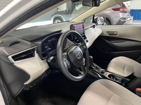 Used 2022 Toyota Corolla LE FWD image 23