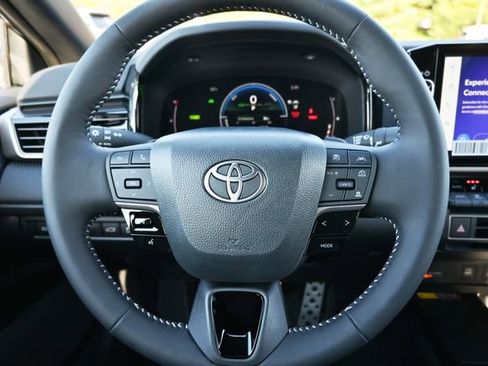 New 2026 Toyota Camry Hybrid AWD/4WD image 19