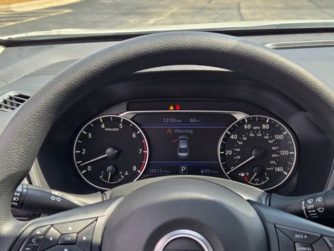 Used 2025 Nissan Altima 2.5 SV FWD image 29