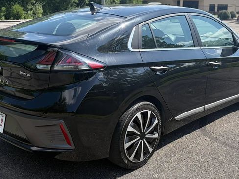 Used 2022 Hyundai Ioniq Limited FWD image 6
