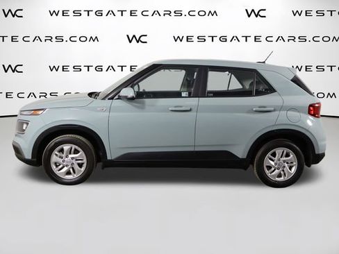 Used 2025 Hyundai Venue SE FWD image 5