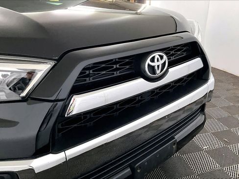 Used 2019 Toyota 4Runner Limited AWD/4WD image 29