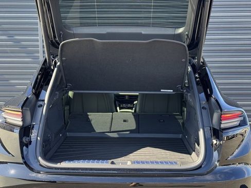 New 2025 Porsche Macan 4 Electric image 40