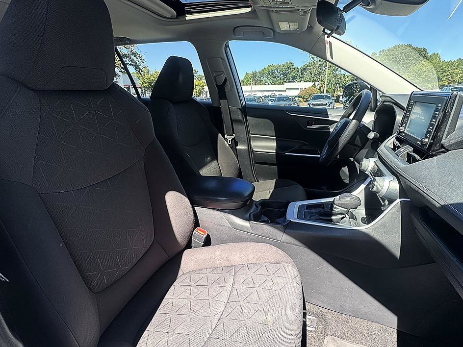 Certified 2021 Toyota RAV4 XLE w/ Convenience Package FWD image 24