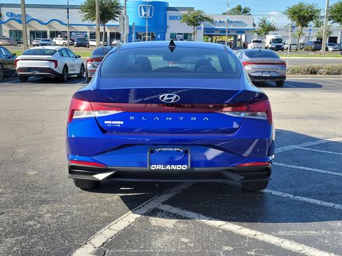 Used 2023 Hyundai Elantra SEL FWD image 6