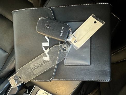 Used 2022 Kia Telluride EX image 10