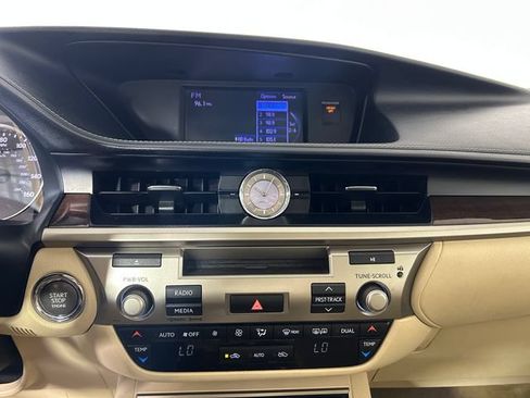 Used 2014 Lexus ES 350 w/ Premium Package FWD image 22