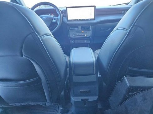 Used 2025 Ford Maverick Lobo image 14