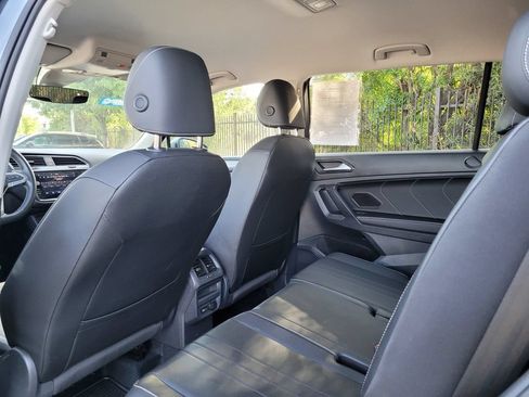 Used 2023 Volkswagen Tiguan SE FWD image 15