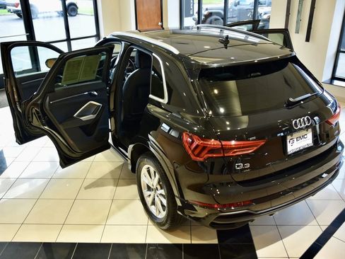 Used 2024 Audi Q3 2.0T Premium image 8