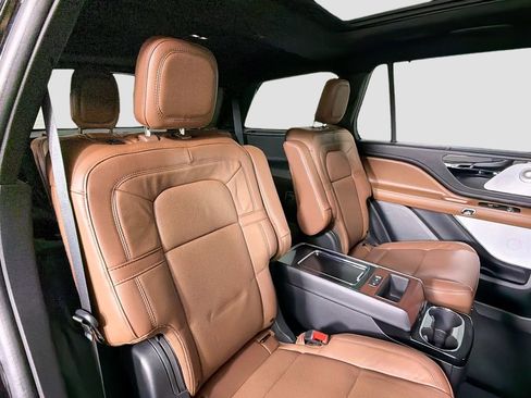 Used 2023 Lincoln Aviator Reserve w/ Equipment Group 201A RWD image 28