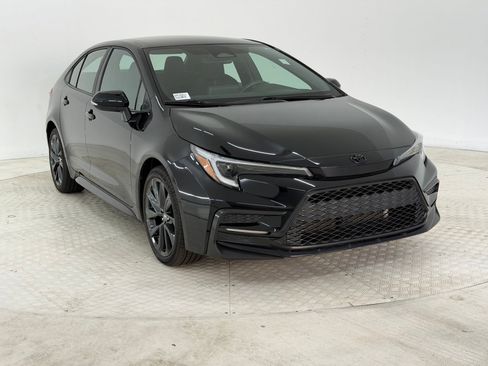 Used 2023 Toyota Corolla SE image 6