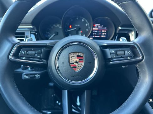 Used 2025 Porsche Macan image 25