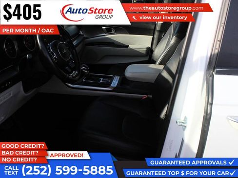 Used 2023 Kia Carnival LX FWD image 12