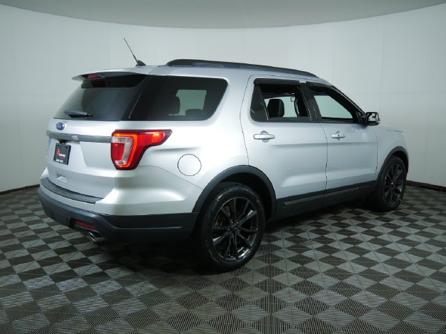Certified 2018 Ford Explorer XLT w/ Equipment Group 202A FWD image 9