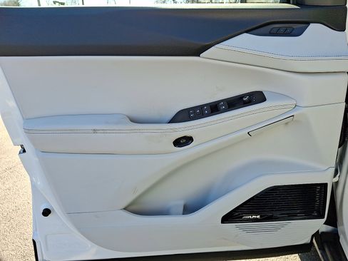 New 2026 Jeep Cherokee Overland image 8