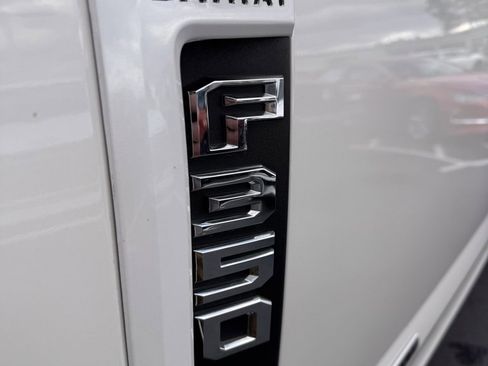 Used 2019 Ford F350 Lariat w/ Lariat Ultimate Package image 9