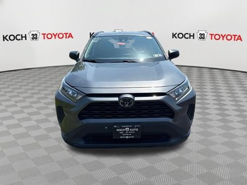 Used 2021 Toyota RAV4 LE AWD/4WD image 2