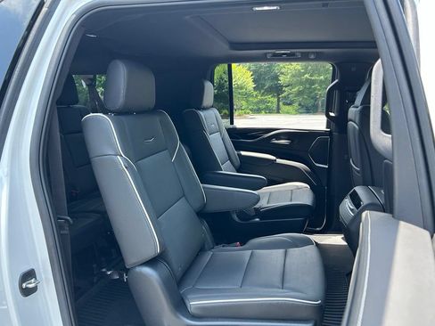 Used 2024 Cadillac Escalade ESV Sport w/ LPO, ONYX Package AWD/4WD image 49