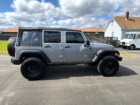 Used 2017 Jeep Wrangler Unlimited Sport w/ Connectivity Group image 7