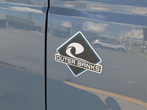 New 2025 Ford Bronco Outer Banks image 9