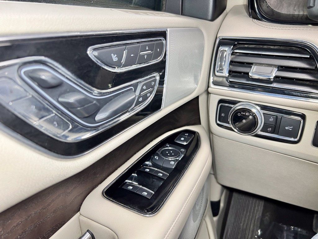 Used 2021 Lincoln Navigator L Reserve w/ Luxury Package AWD/4WD image 24