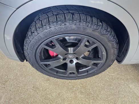 Used 2018 Maserati Levante GranLusso image 42