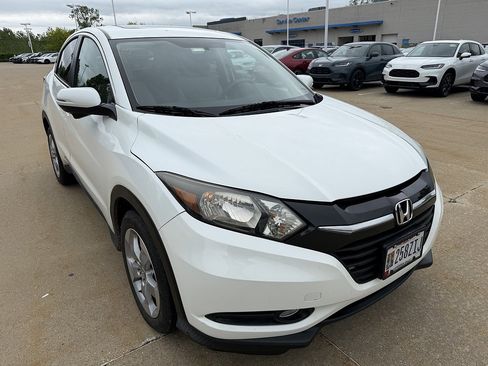 Used 2016 Honda HR-V EX image 2