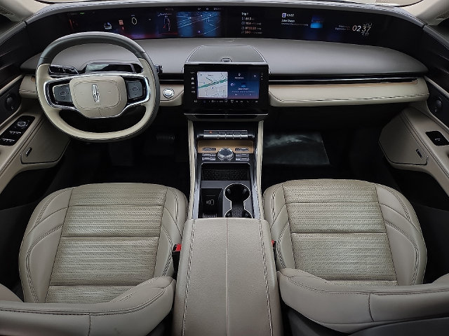 Used 2025 Lincoln Nautilus Reserve AWD/4WD image 11