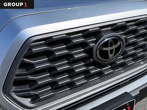 Used 2022 Toyota Tacoma TRD Off-Road w/ Technology Package AWD/4WD image 32
