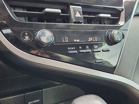 Used 2023 Toyota Camry SE w/ Convenience Package image 9