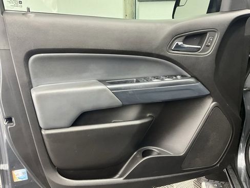 Used 2017 Chevrolet Colorado Z71 image 12