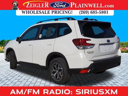 Used 2024 Subaru Forester Premium image 3