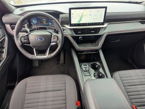 Used 2025 Ford Explorer ST-Line w/ ST-Line Street Pack image 28