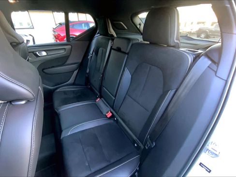 Used 2021 Volvo XC40 T5 R-Design w/ Advanced Package image 20