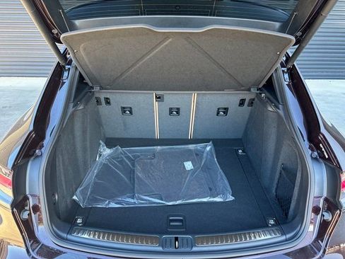 Certified 2026 Porsche Macan image 25