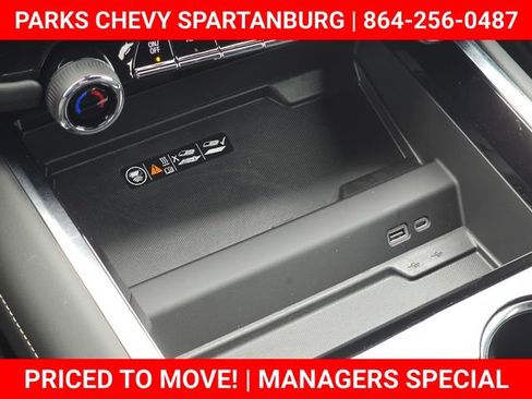 New 2025 Chevrolet Suburban Premier image 28