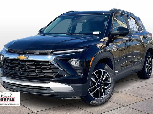 Used 2025 Chevrolet TrailBlazer LT image 11