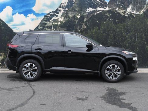 Used 2023 Nissan Rogue SV AWD/4WD image 2