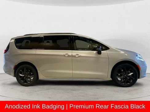 New 2026 Chrysler Pacifica Select w/ S Appearance Package image 7