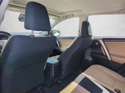 Used 2018 Toyota RAV4 XLE FWD image 15