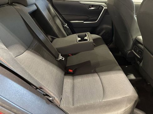 Used 2022 Toyota RAV4 SE w/ Weather & Moonroof Package image 20