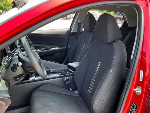 Used 2022 Hyundai Elantra SEL FWD image 21