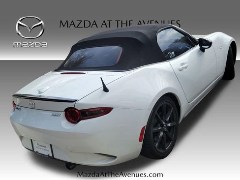 Used 2017 MAZDA MX-5 Miata Club image 18