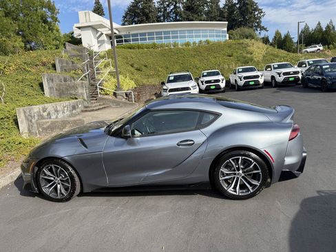 Used 2021 Toyota Supra w/ Safety & Technology Package RWD image 2